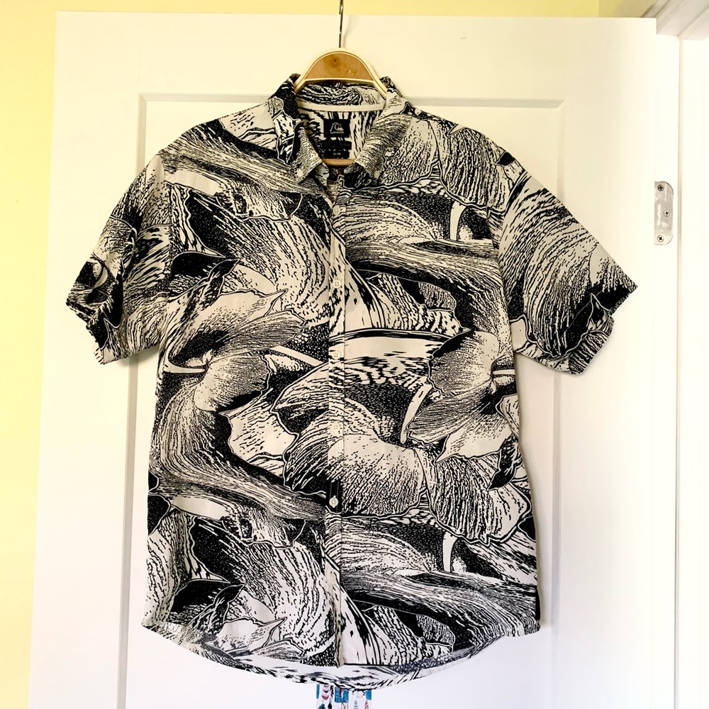 Quicksilver man’s shirt